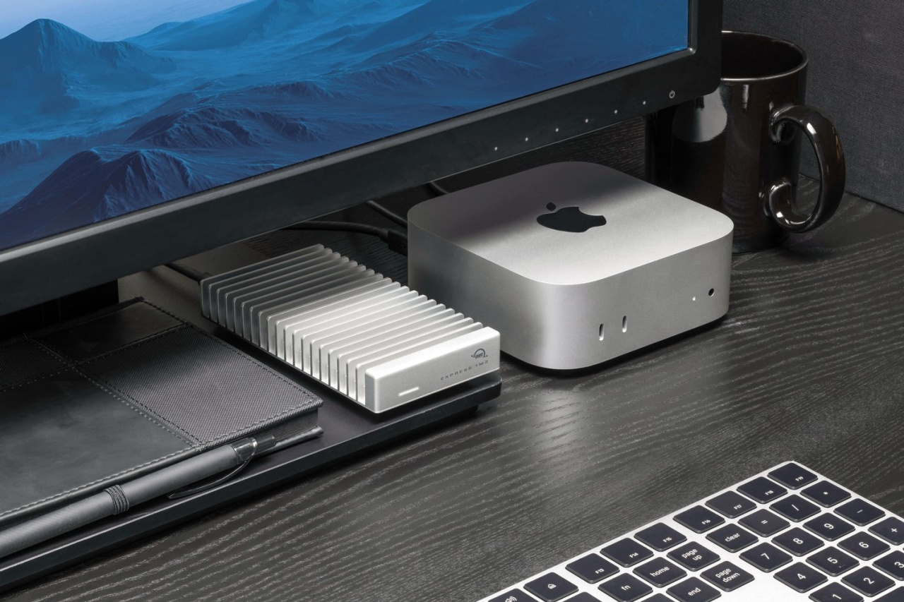 OWC Express 1M2 2TB, USB4 (80GB/s) Bus-Powered Portable NVMe SSD T3
